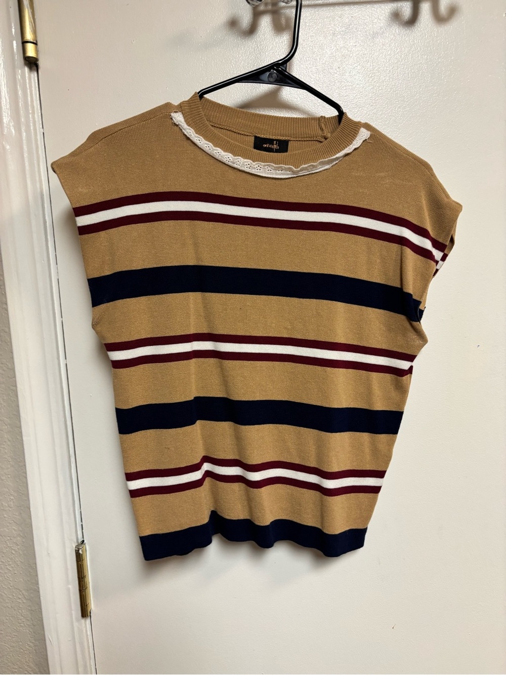 Ontwelfth Striped Knit Cap Sleeve Sweater Top Tan Burgundy Navy M